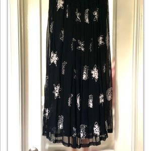 Vintage Lined Black Long Midi Skirt Flower Appliqué Size M